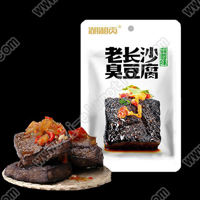 What industries are bag-feeding packaging machines suitable for?