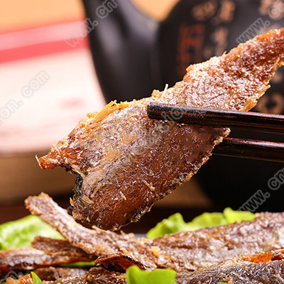 A bag feeding structure of a bag feeding type packaging machine